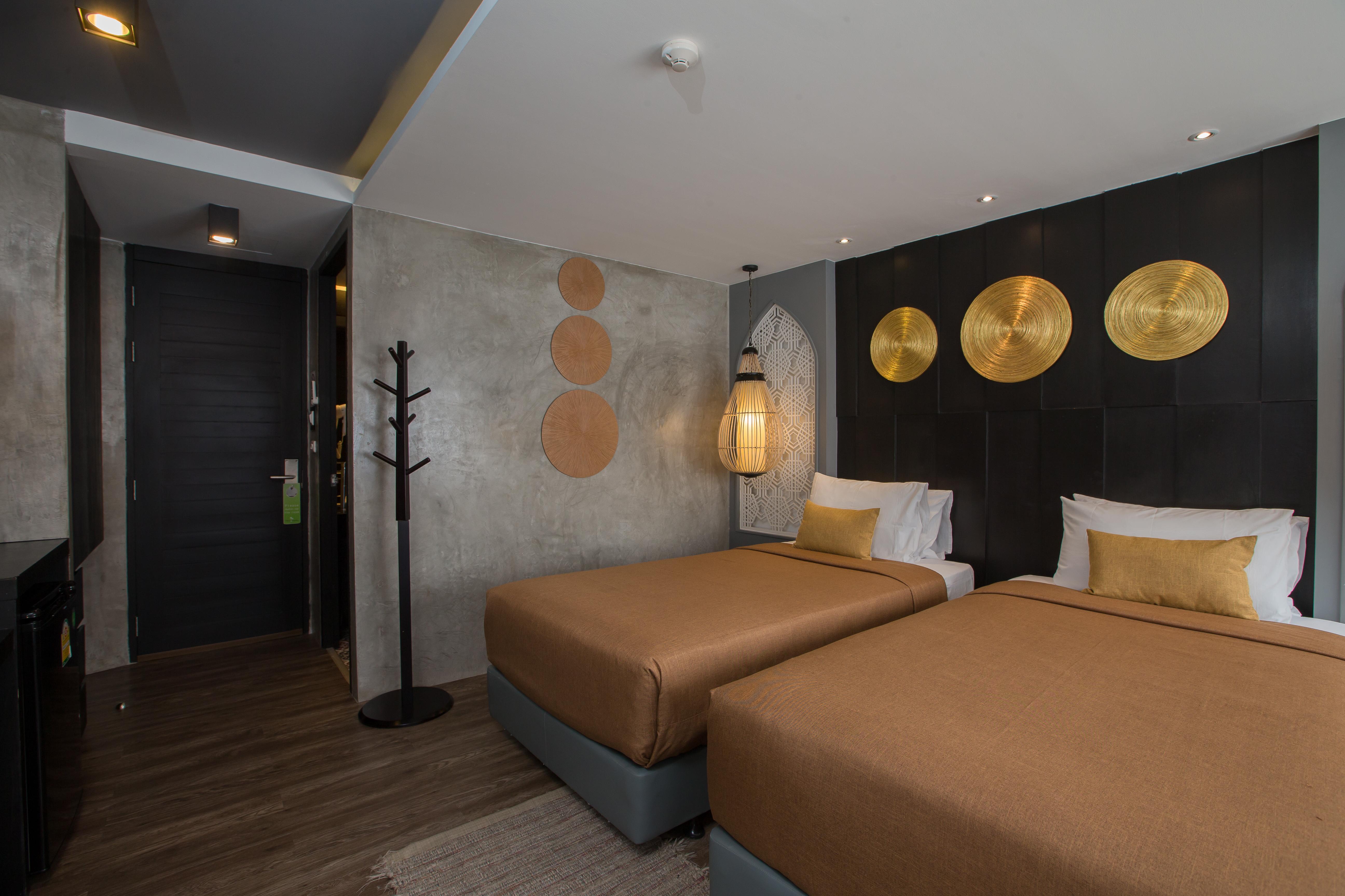 Patong Signature Boutique Hotel Bagian luar foto