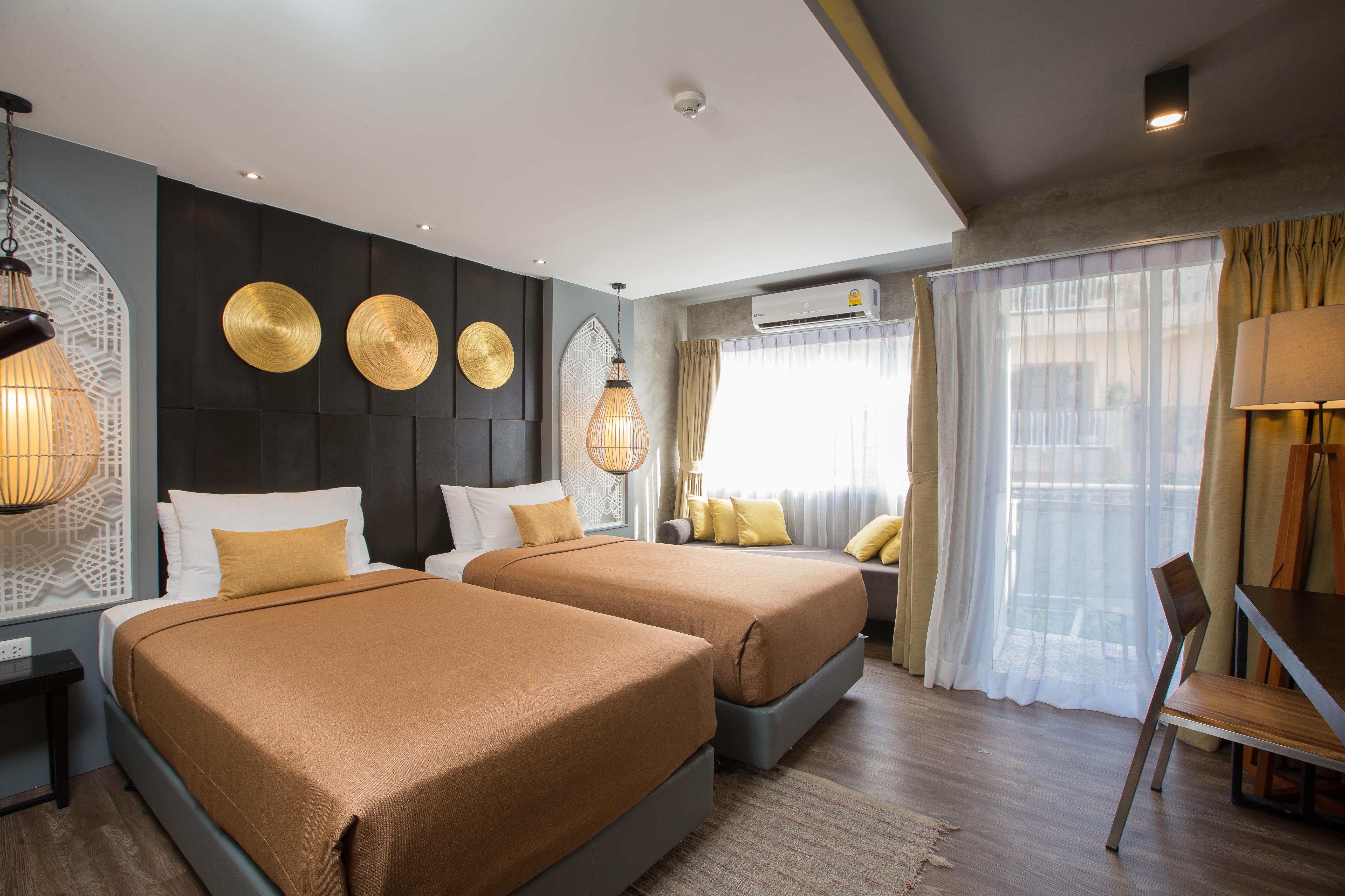 Patong Signature Boutique Hotel Bagian luar foto