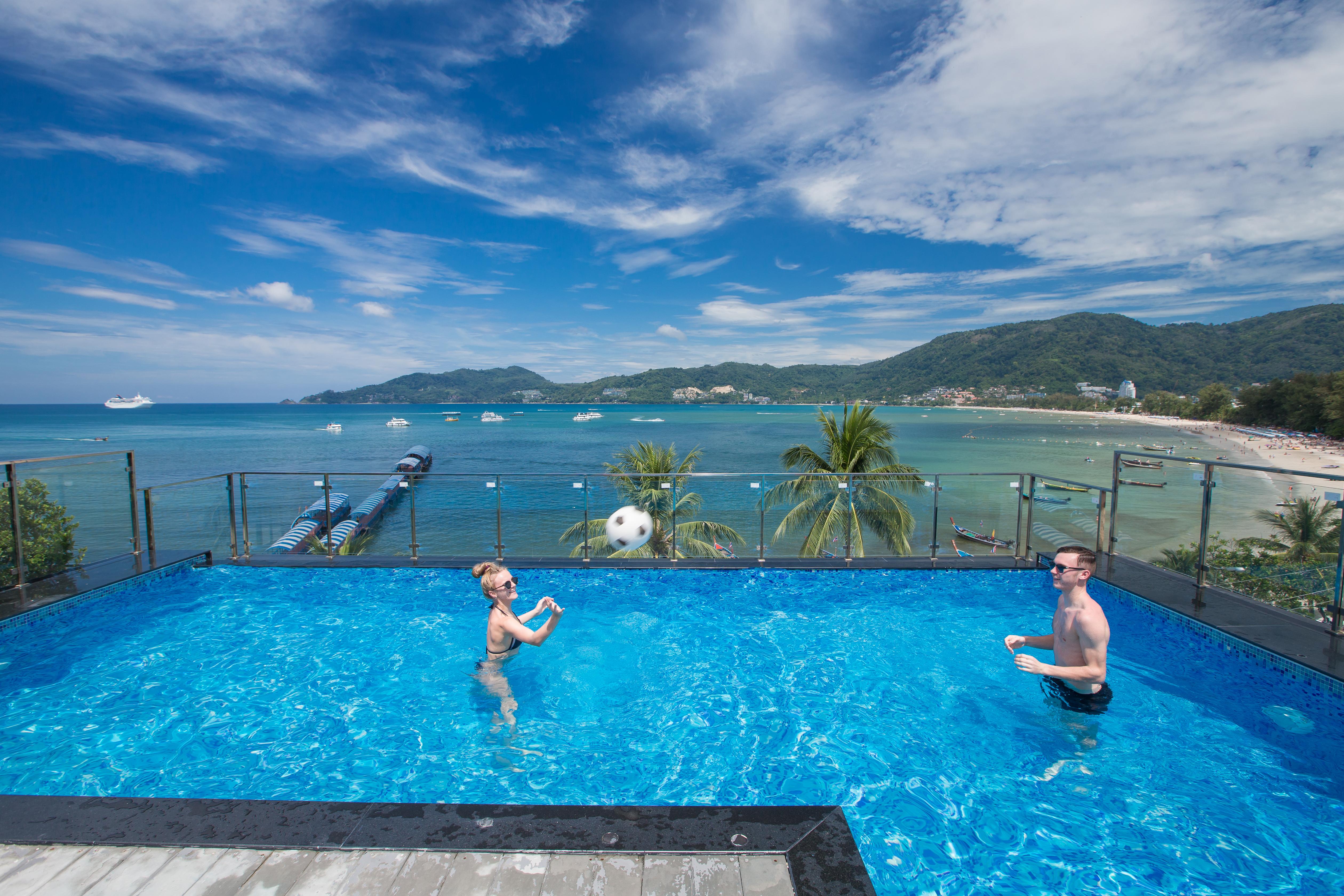 Patong Signature Boutique Hotel Bagian luar foto