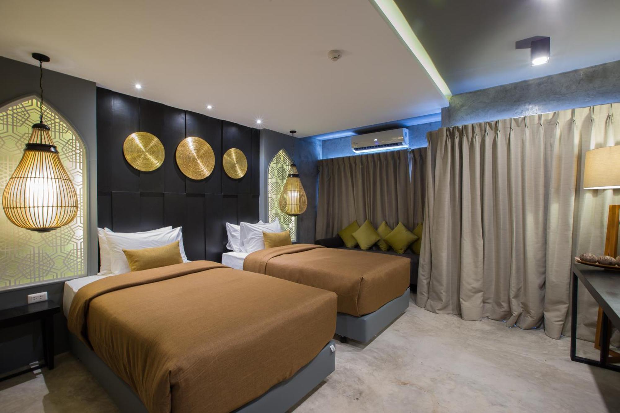Patong Signature Boutique Hotel Bagian luar foto