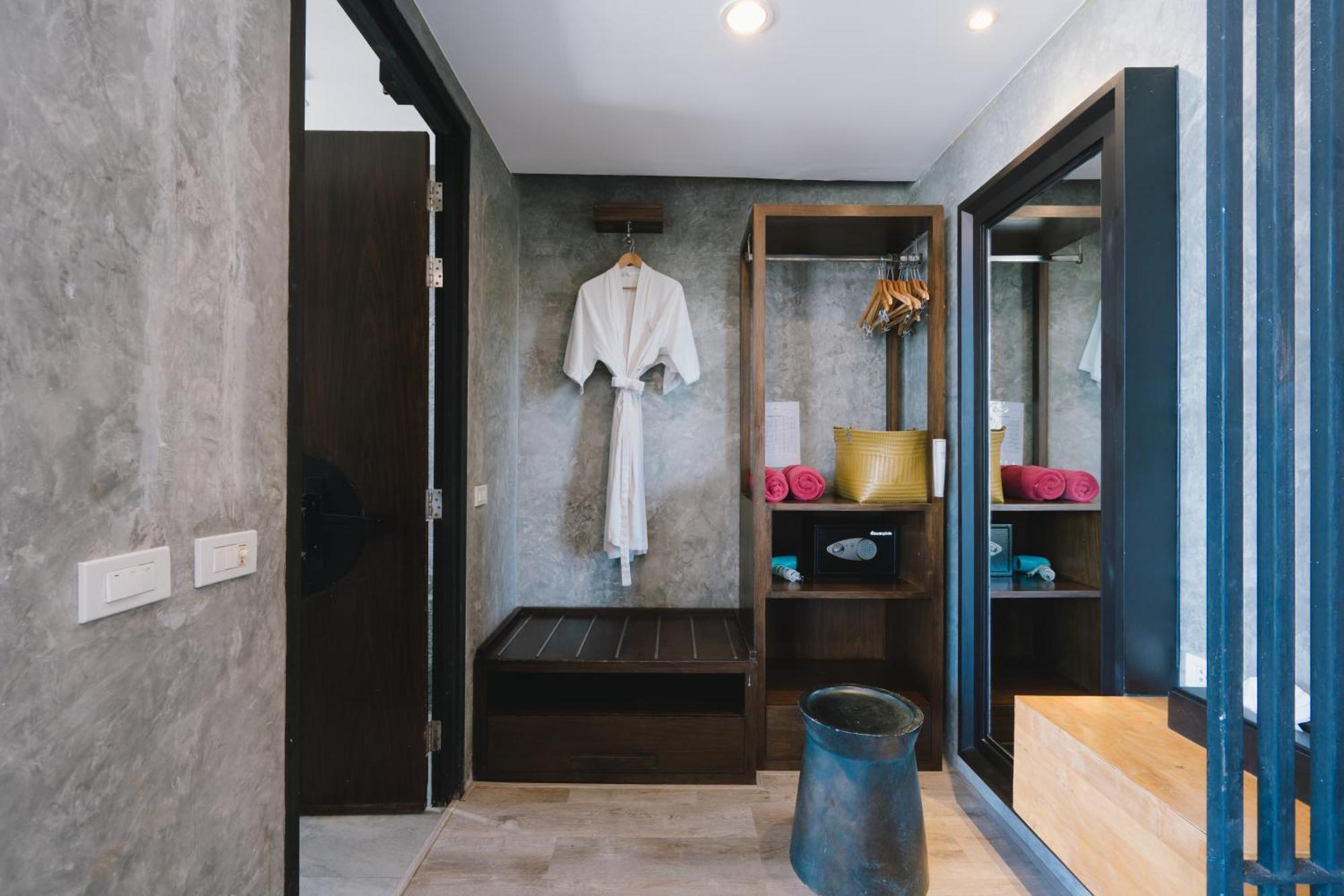 Patong Signature Boutique Hotel Ruang foto